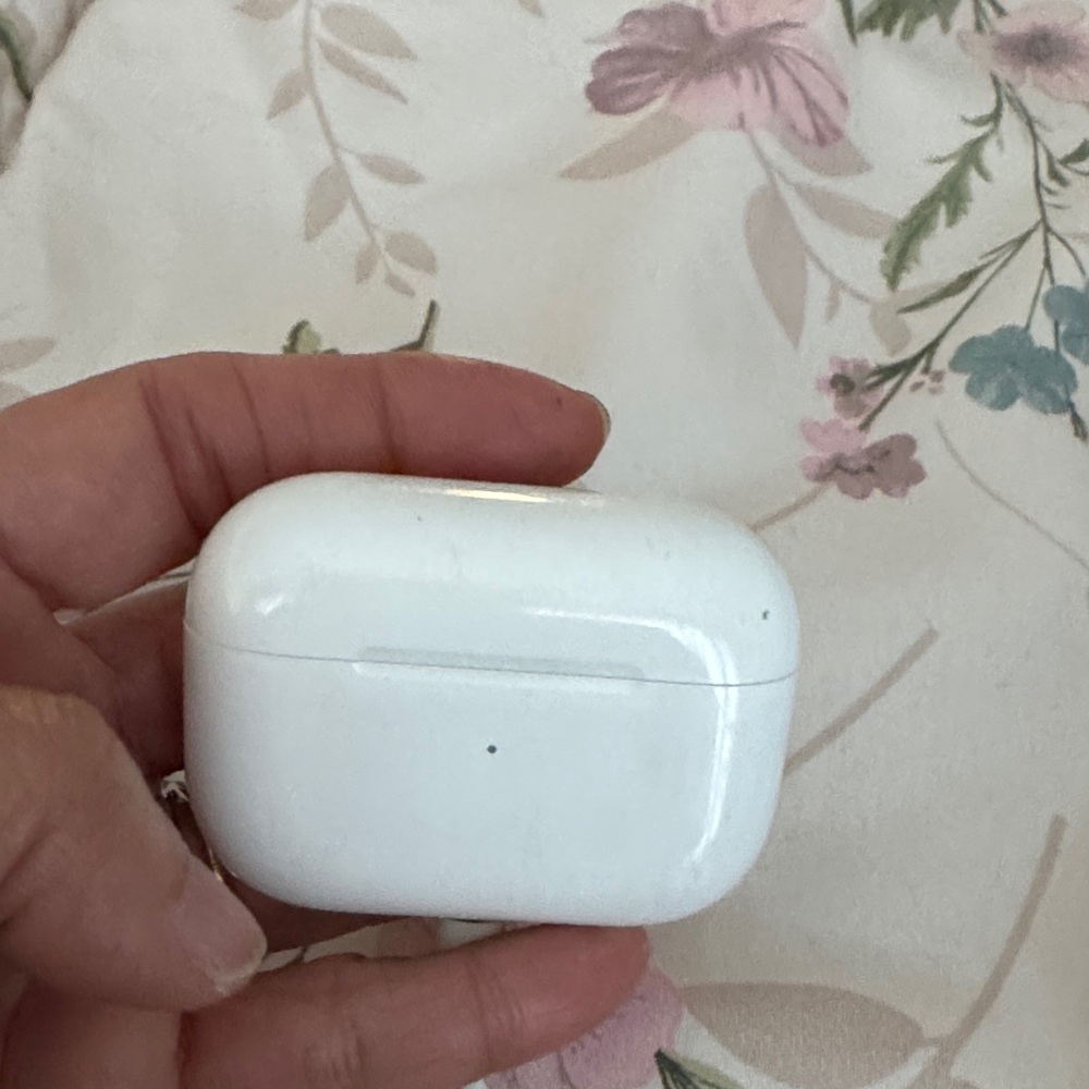 Apple White Earbud Headphones